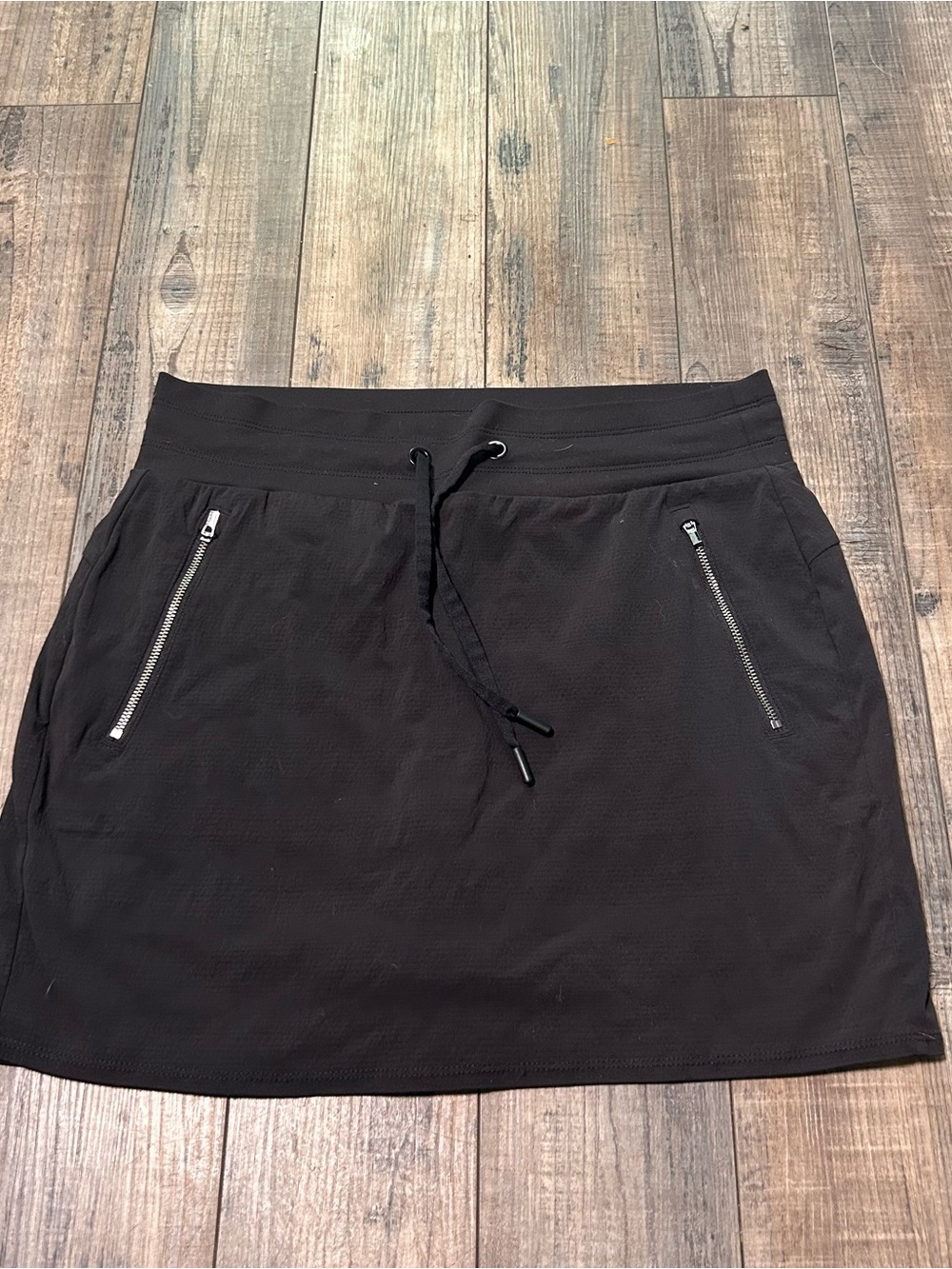 Athleta Trekkie North Mid Rise Skort Womens Size 6 Black Zip‎ Pockets Hiking Run